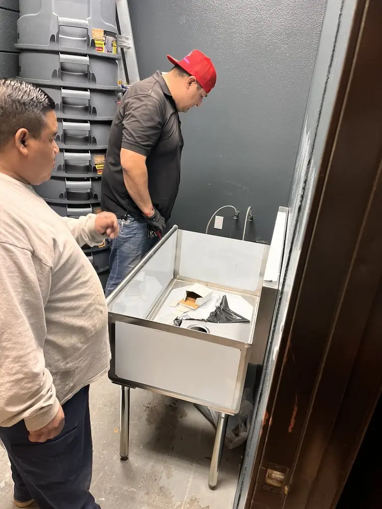 Commercial plumbing and sink installation in Colonia